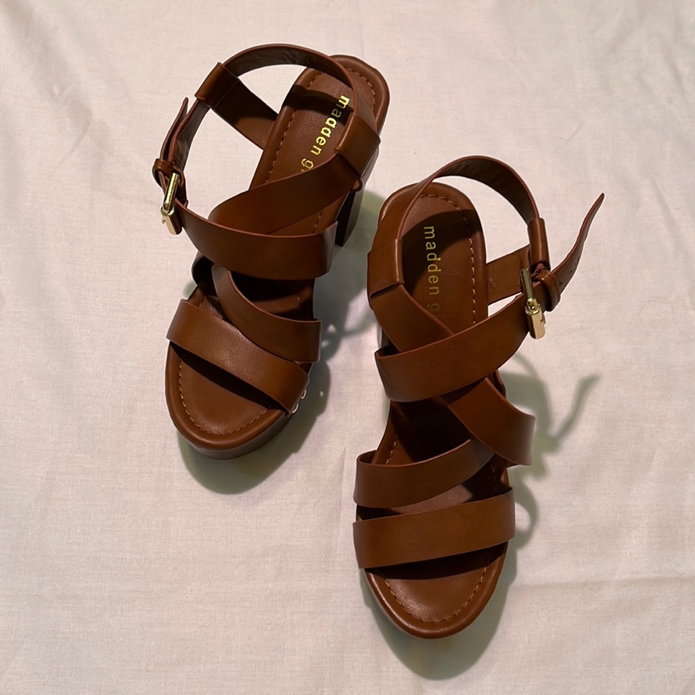 Steve Madden Strappy High Heeled Sandals sz 8